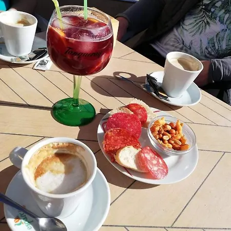 Perfect For Exploring Local Areas And Apartamento Torrevieja